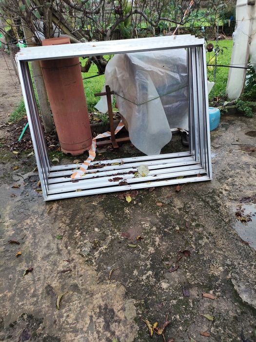Janelas de correr e portas em alumínio