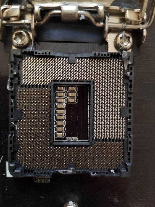 Материнська плата Gigabyte b85m-d2v