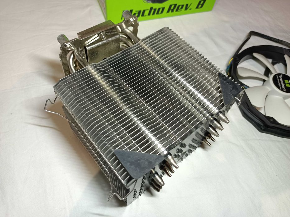 Thermalright Macho Rev.B Radiator z wentylatorem na procesor