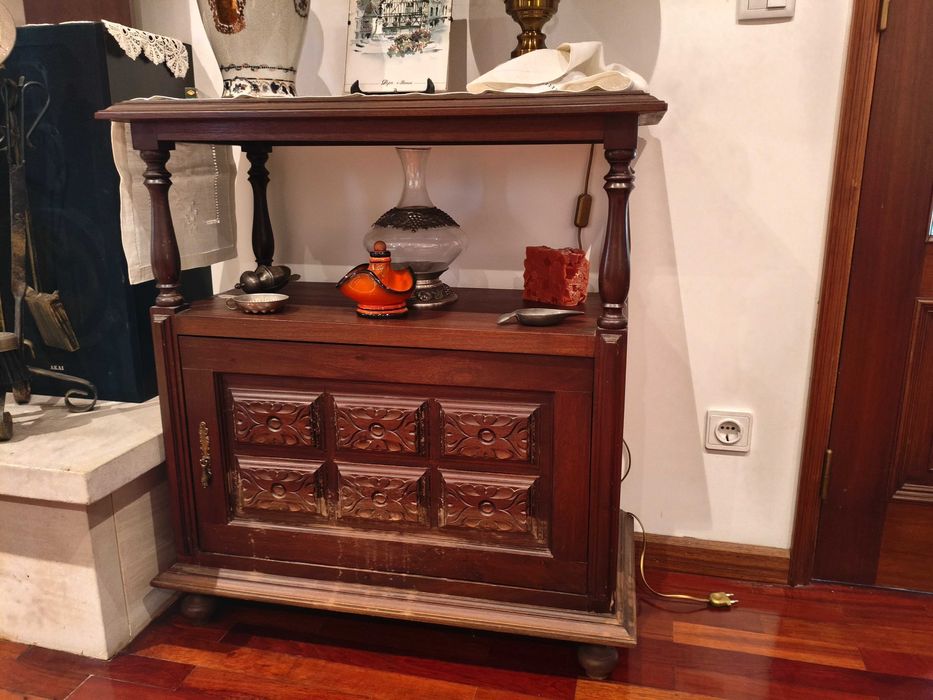 Mesa para Televisão