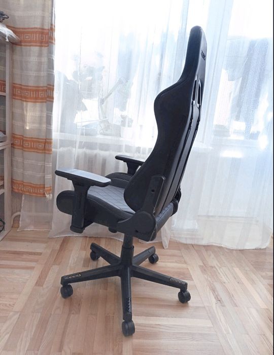 Крісло офісне комп'ютерне крісло офисное кресло комп'ютерное кресло