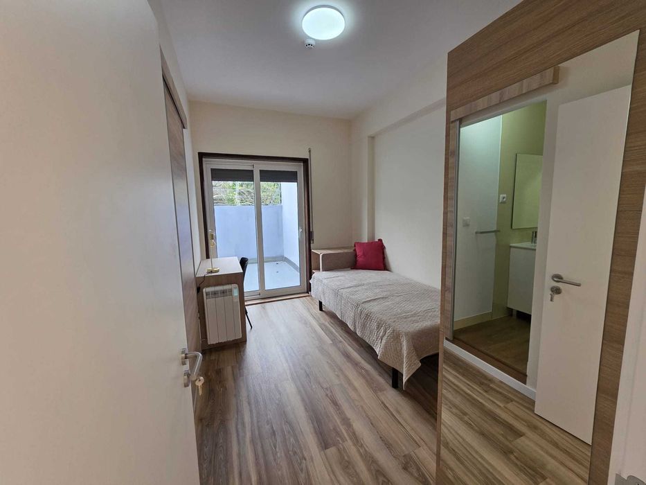 Quartos com casa de banho privativa para estudantes, Porto