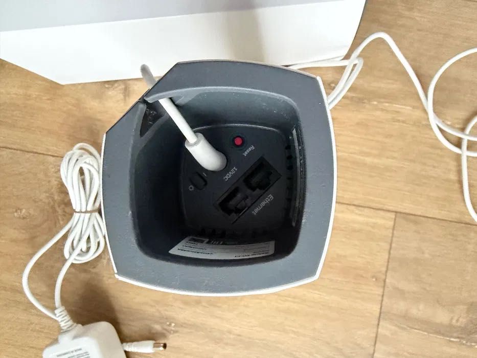 Zestaw 2 routerów Mesh WiFi Linksys Velop MX4200 + Linksys Velop WHW03