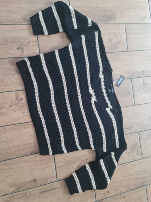Sweter Boohoo L/XL. Nowy           [249]