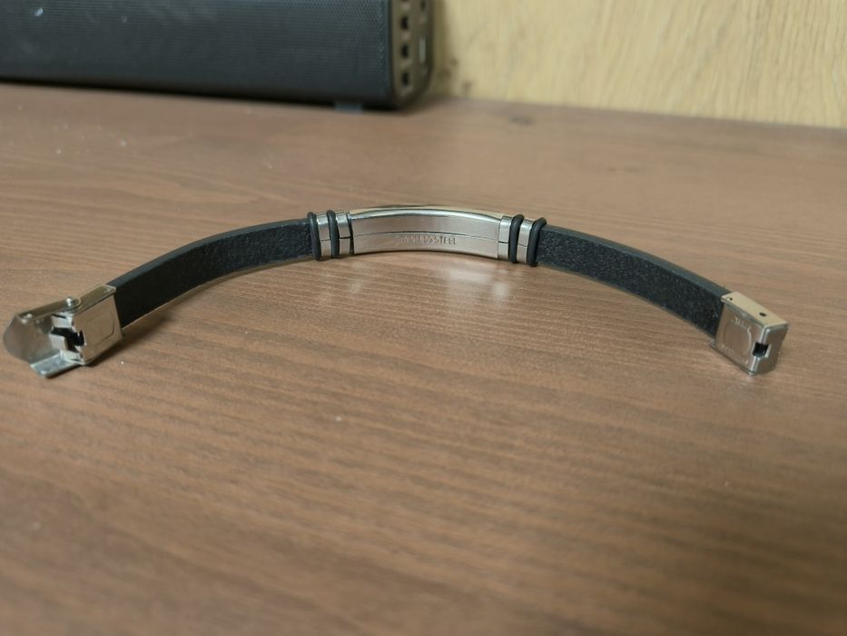 Skórzana bransoletka z bursztynem