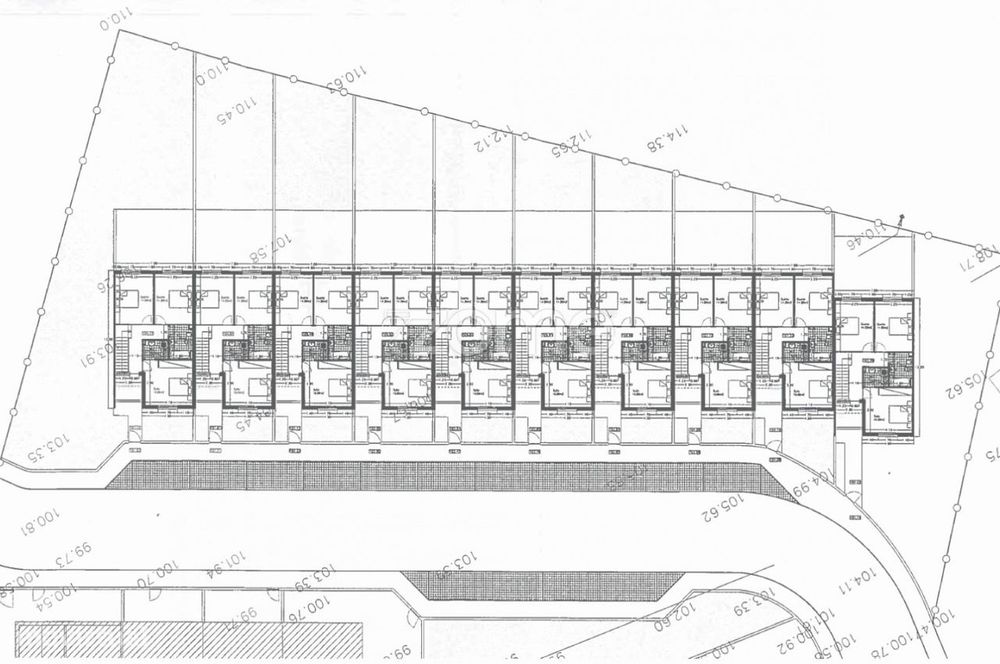 Terreno com 2.167m2, em Aveleda, concelho de LOUSADA