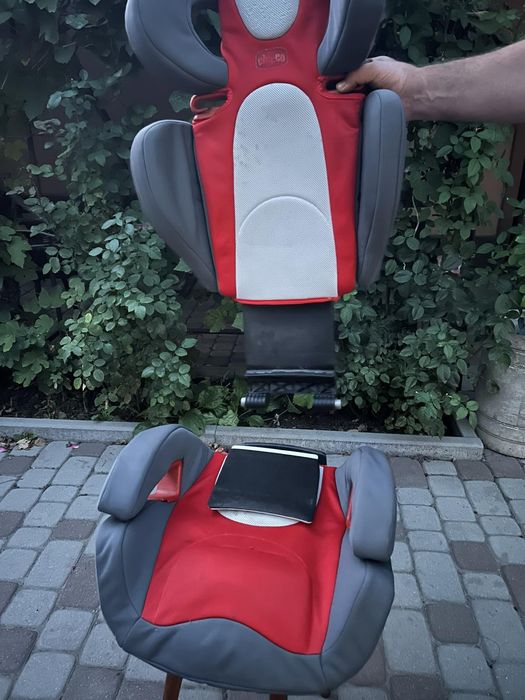 Продам дитяче автокрісло chicco