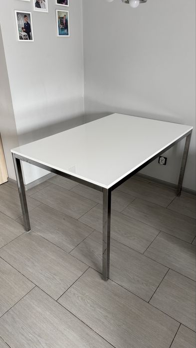 Stół ikea bialy połysk  stan bardzo dobry