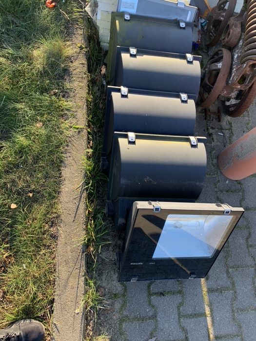 Oprawy lamp zewnętrznych