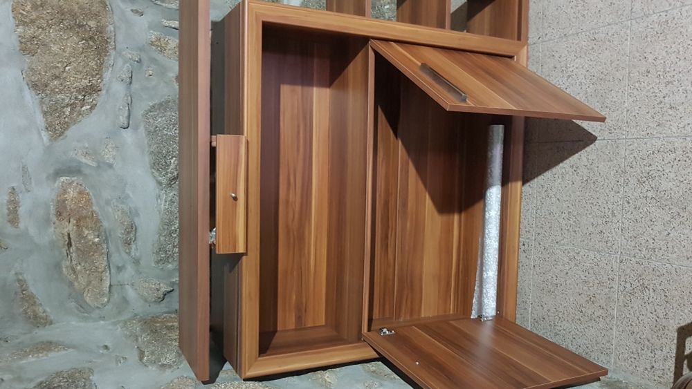 Móvel bar praticamente novo