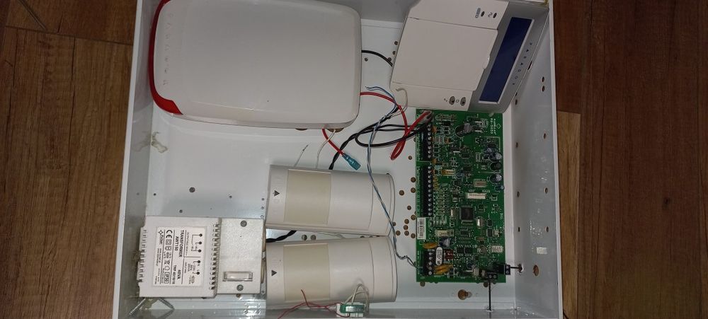 Centrala alarm paradox magellan zestaw