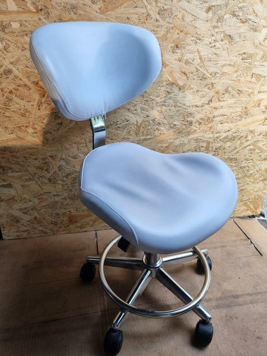 Продам манікюрне крісло