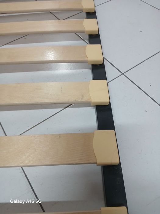 Estrado ikea akkarvik.