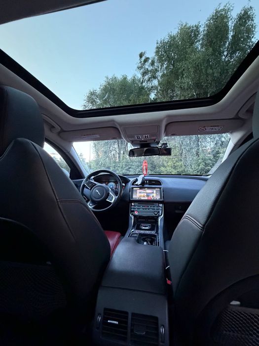 Jaguar XE 2018 R-Sport