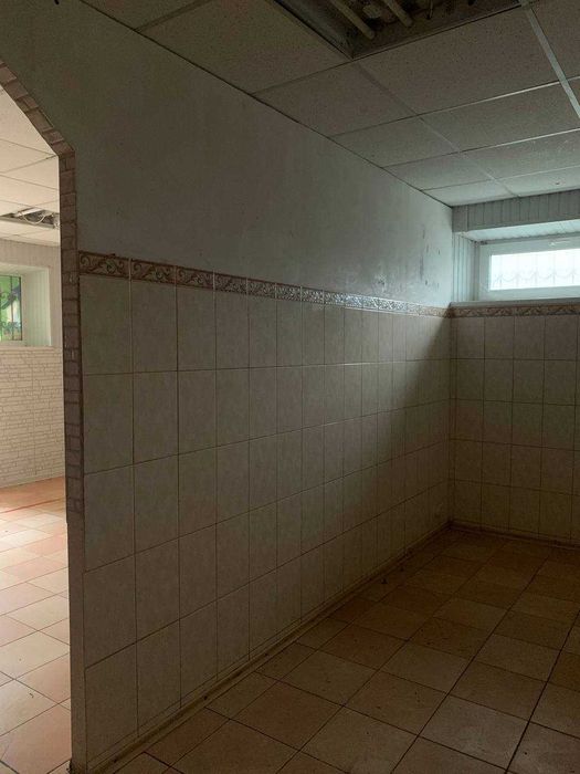 Продаж фасадного приміщення, р-н Жадова