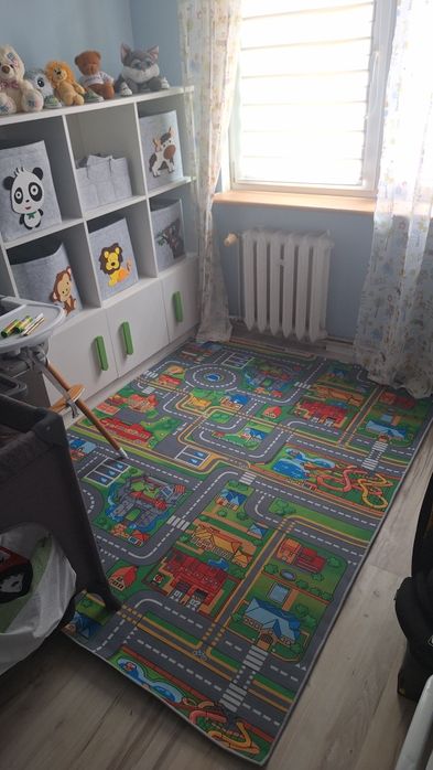 Wyposażenie pokoju dziecięcego – meble, zabawki i akcesoria