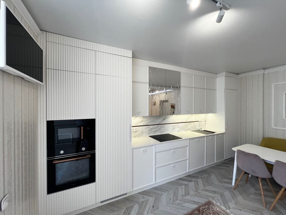 ЖК «Гранд бурже», 2 КІМ квартира 65 м2 з дизайнерським ремонтом.