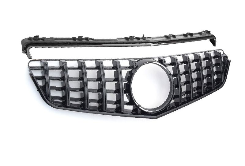 GRELHA DIANTEIRA PANAMERICANA GTR PARA MERCEDES CLASE E C207 / A207 2009-2013 - PRETO