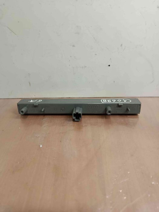 Luz stop adicional / 3º stop TOYOTA Auris Hatchback (_E18_)