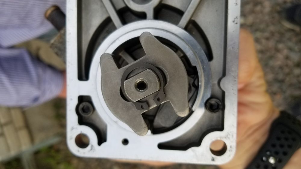 Вакуумний насос 2.8 HDI (Peugeot boxer, Fiat Ducato)