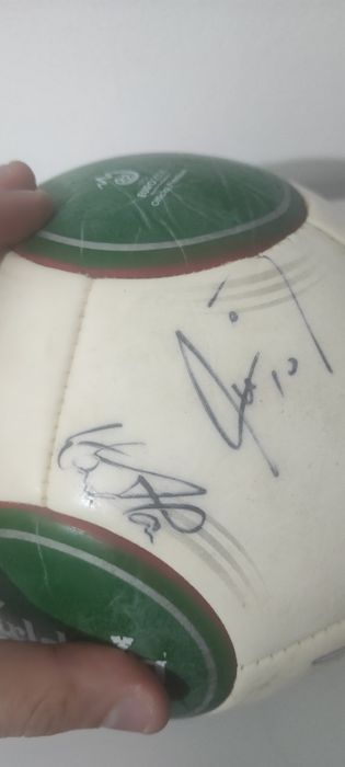 Bola autógrafada jogadores SLB