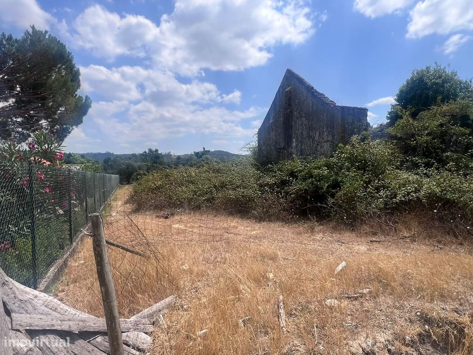 Vende-se Moradia á Entrada de Ourém- Grande Oportunidade