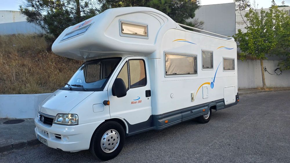 CI International Mizar 7 Metros Cama Casal Atrás Frigorifico Grande