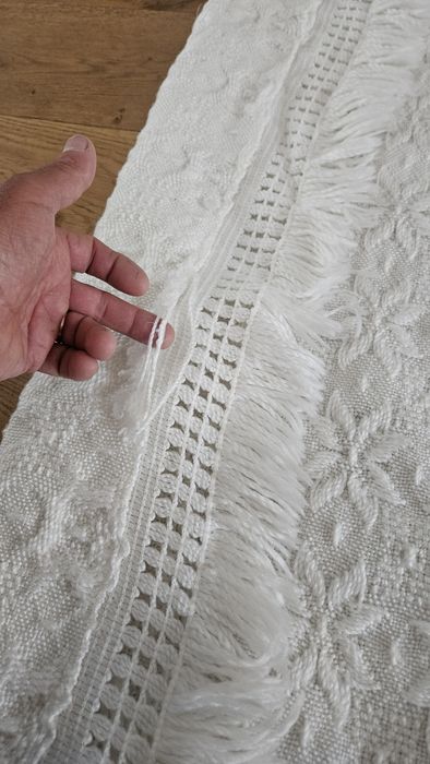 Colcha artesanal em pura lã