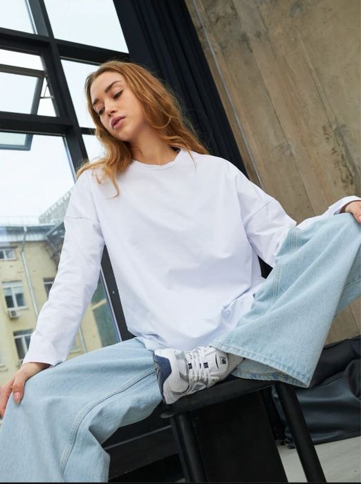Базовий жіночий лонгслів — ідеальна основа гардеробу