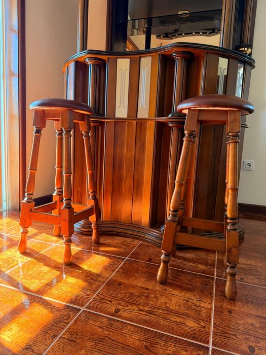 Bar de Madeira ,Como Novo