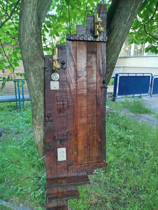 Шкаф. Кресло-кровать.Зеркало.