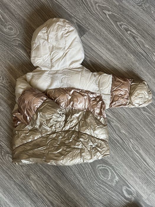 Продам курточку Zara ( 98см)