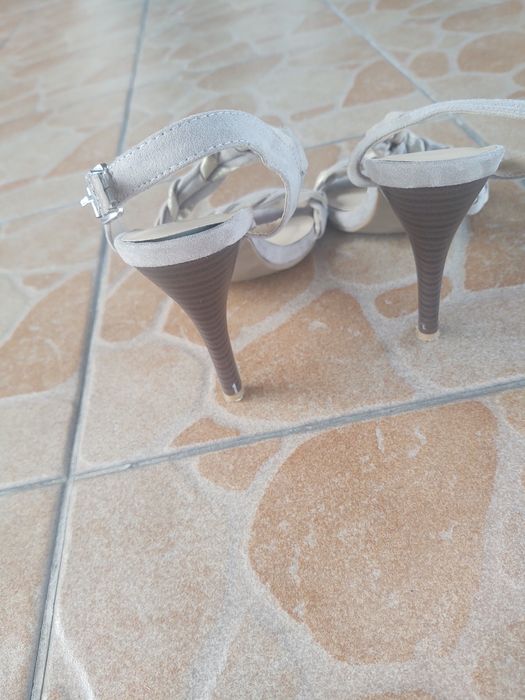 Buty szpilki 39 szare zamszowe