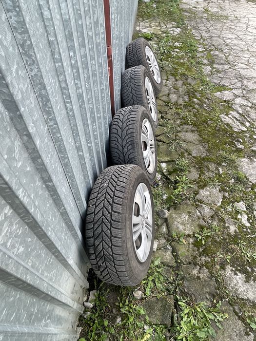 Koła felgi opony zimowe 195/65 R15   5x114.3  66.1