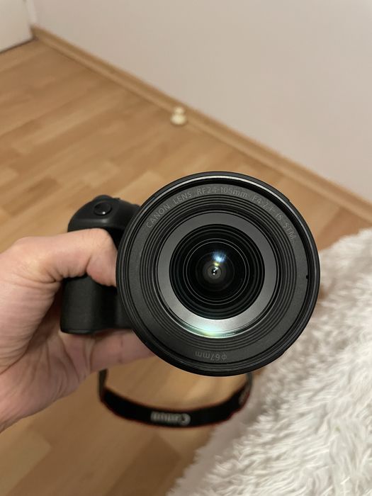 Продам фотоапарат разом з обєктивом Canon EOS RP