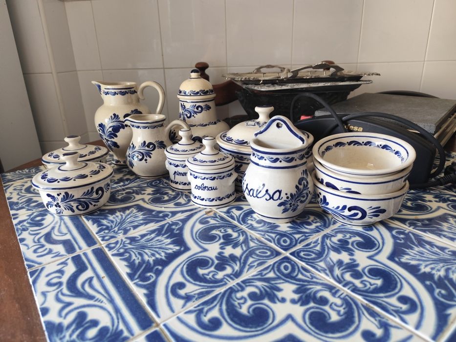 Conjunto de faiança artesanal