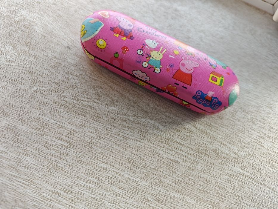 Віддам футляр для окулярів