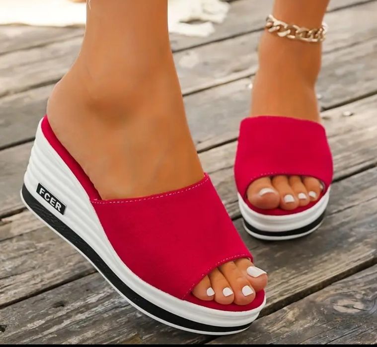 Klapki nowe, w rozmiarze 37, bardzo lekkie