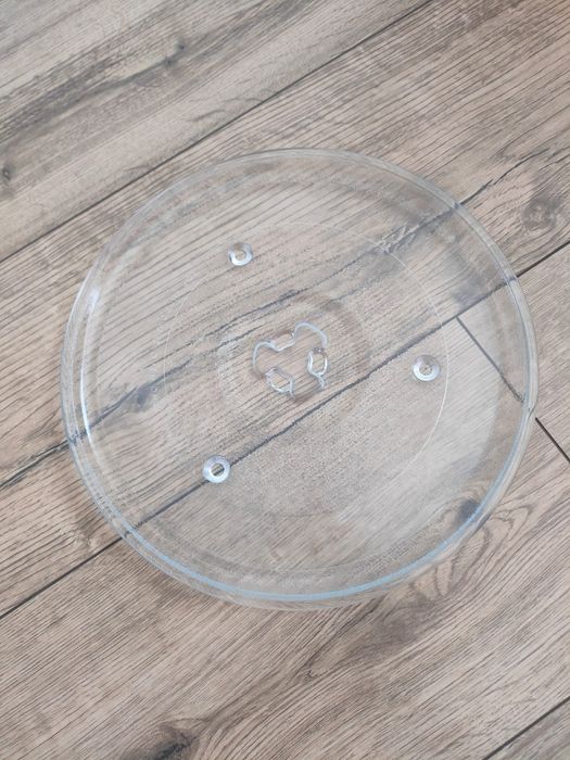 Talerz szklany do kuchenki mikrofalowej.