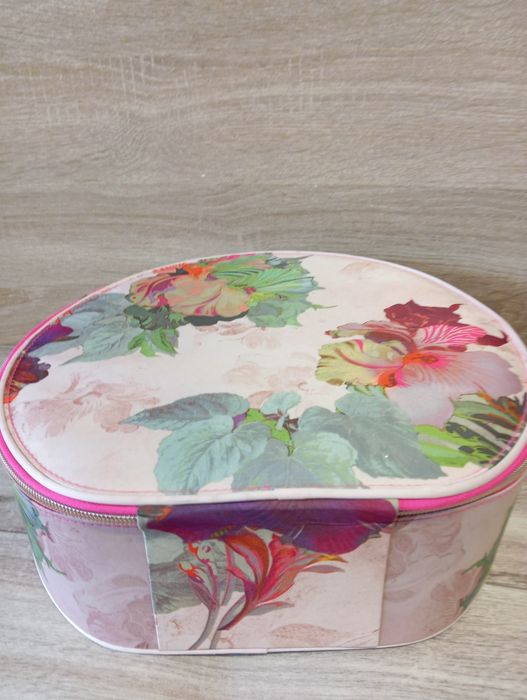 Kosmetyczka Ted Baker