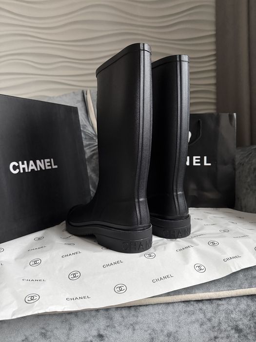 Черные Резиновые сапоги Chanel тренд 2025
