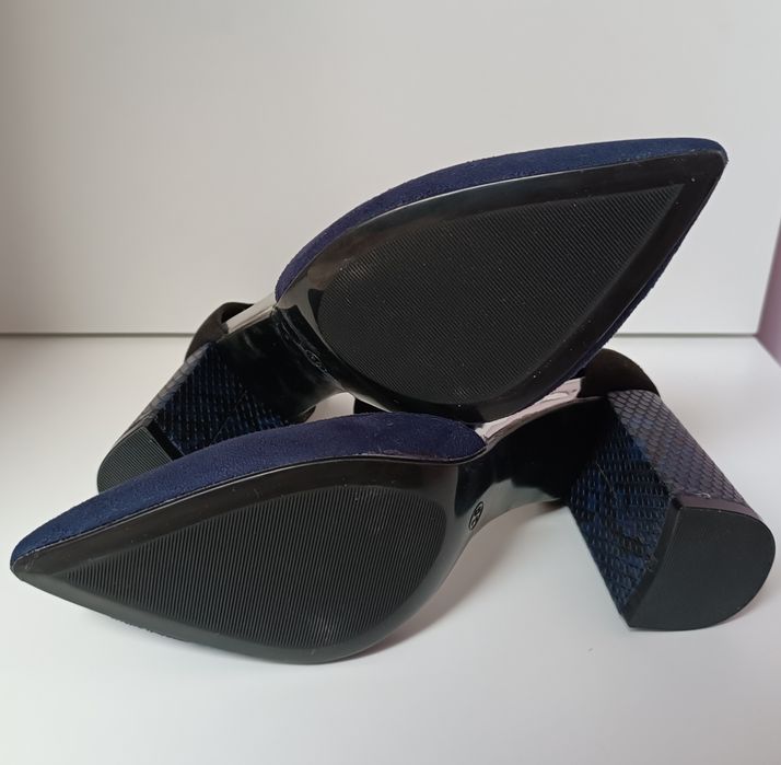 Buty na obcasie granatowo-czarne rozmiar 38