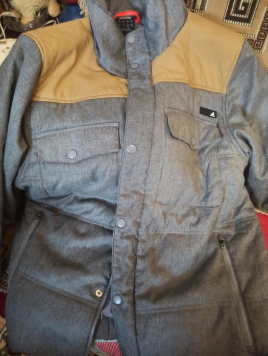 Куртка Adidas.     .