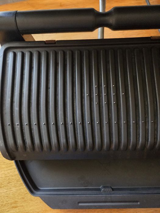 Продаю гриль Tefal OptiGrill XL GC722834