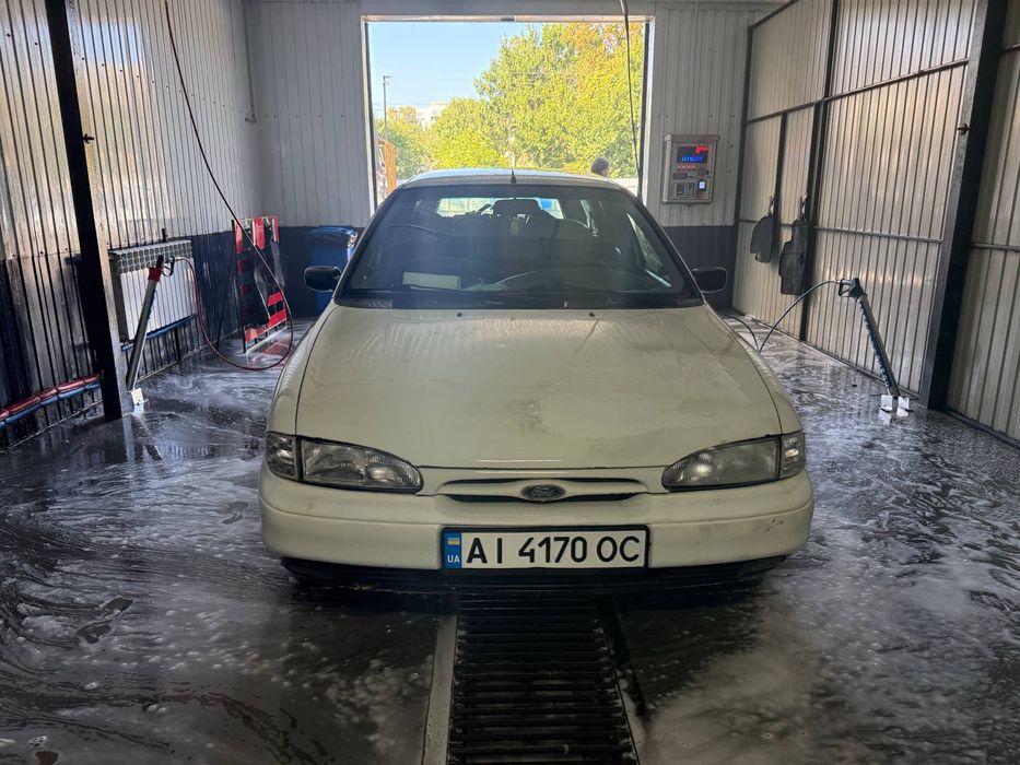 Продам форд мондео 2 л на автоматі