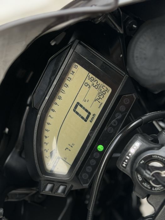 HONDA CBR 1000 RR - ÓTIMO ESTADO! Motor Novo com 5.000kms!