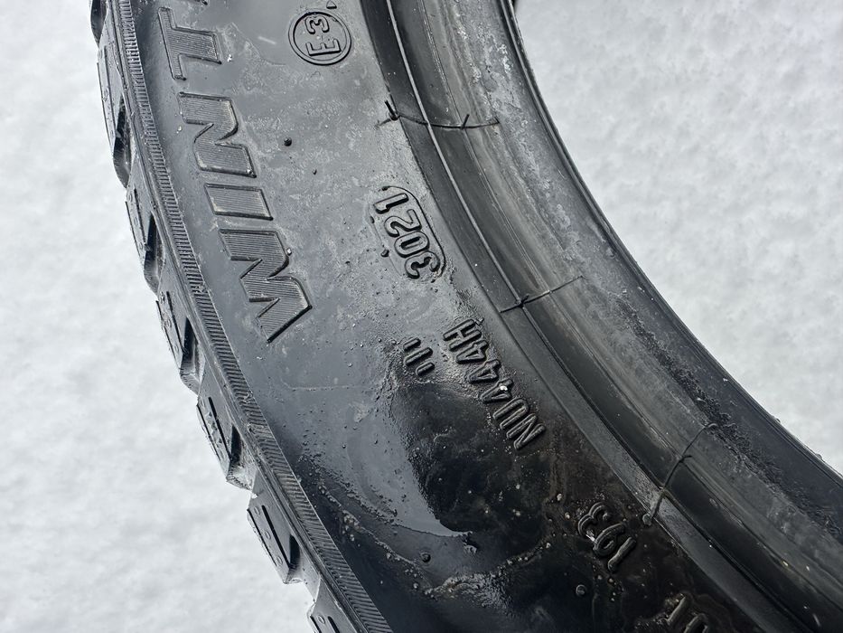 Зимова шина Pirelli