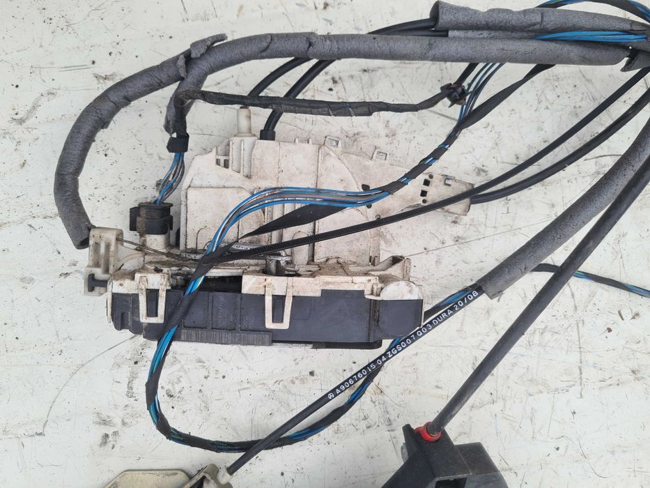 Mercedes Sprinter 906 zamek drzwi tył lewy linka klamka
