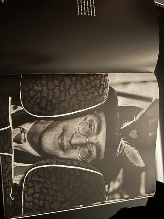 Sprzedam „”Ilustrowana biografia John Lennon”. Wstęp Yoko Ono Lennon.