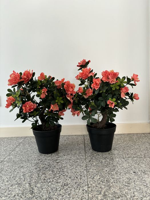 Conjunto de 2 vasos com flores artificiais